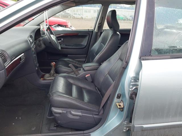 2004 VOLVO V40 SE