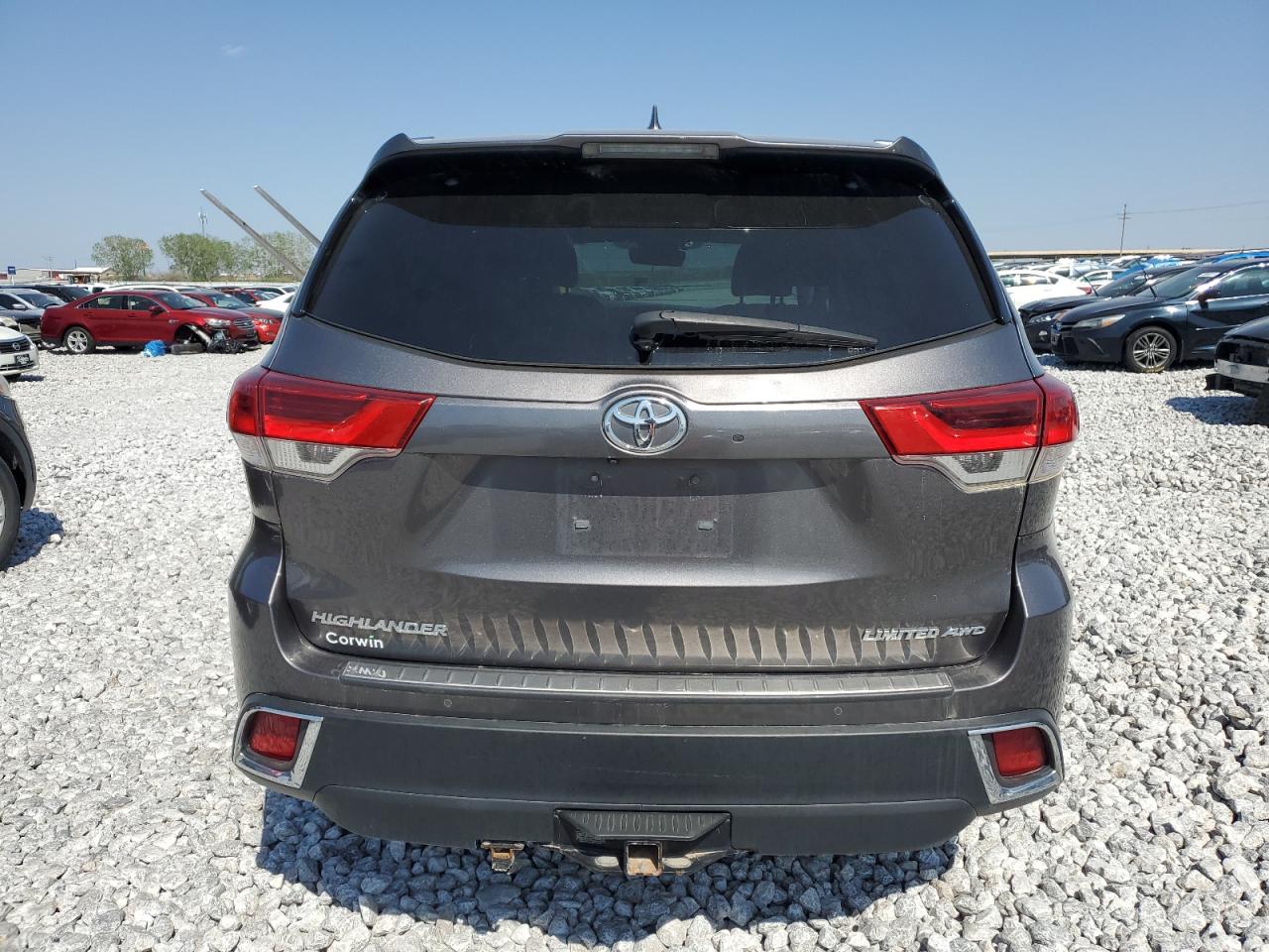 2018 Toyota Highlander - Image 6