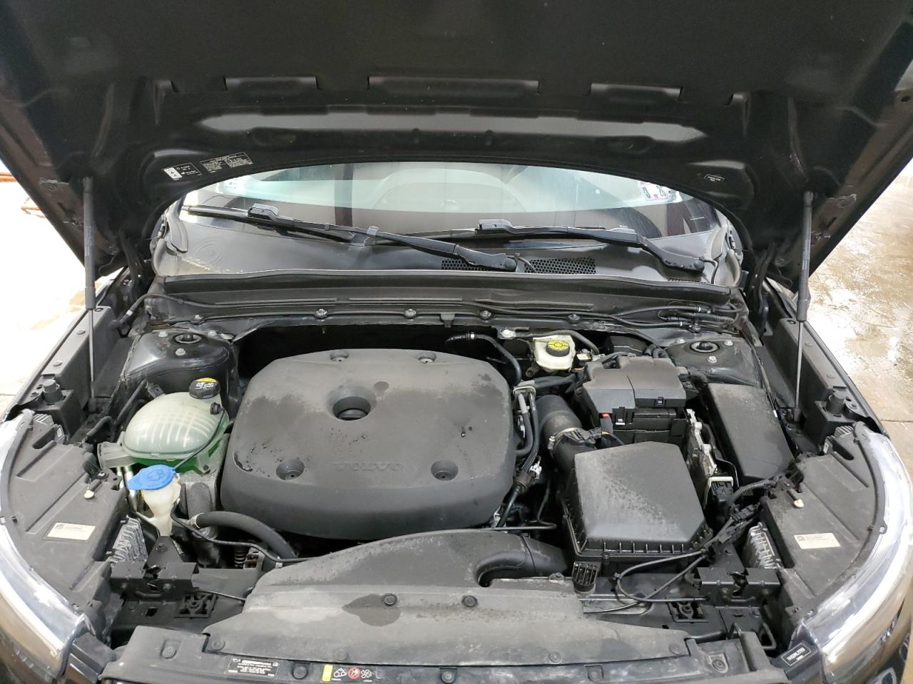 2020 Volvo Xc40 T5 R-Design VIN: YV4162UM4L2179158 Lot: 55244055