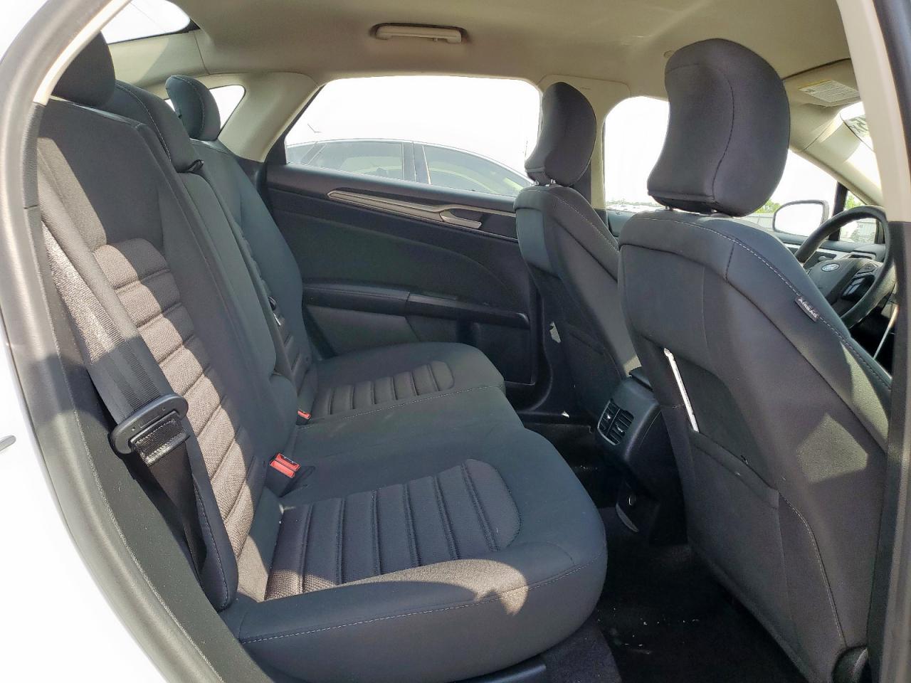 2019 Ford Fusion Se VIN: 3FA6P0LU1KR124887 Lot: 54038115
