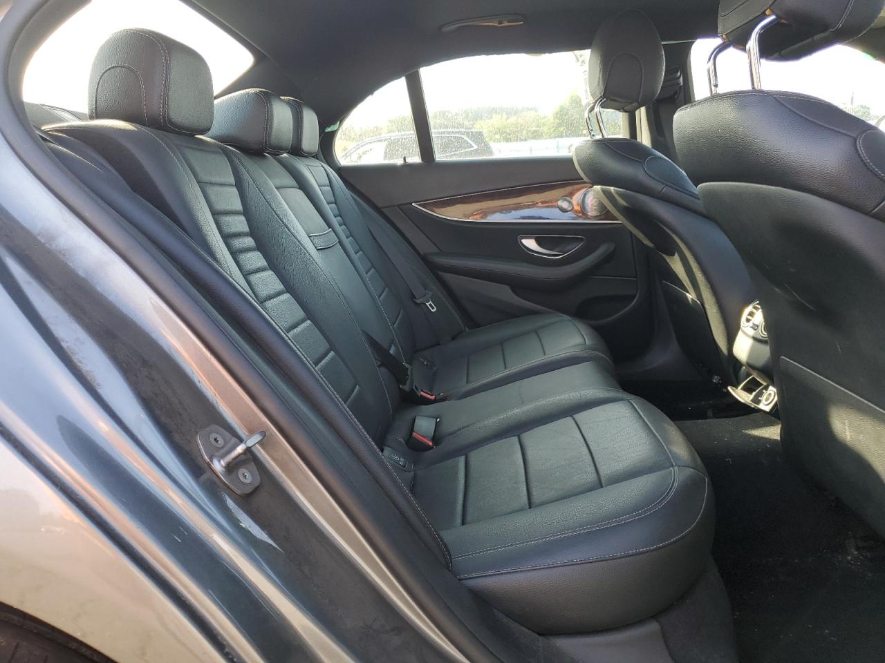 2018 Mercedes-Benz E 300 VIN: WDDZF4JBXJA409492 Lot: 55306905