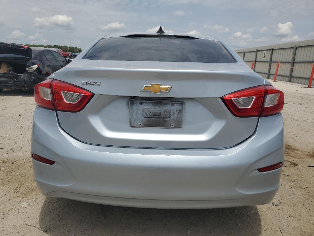 1G1BC5SM6J7130220 CHEVROLET CRUZE 2018