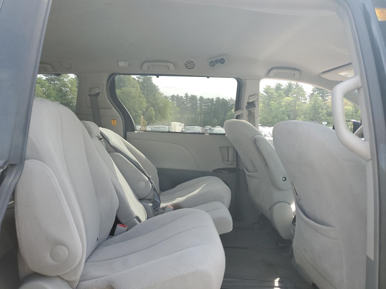 2012 Toyota Sienna Le VIN: 5TDKK3DC7CS215675 Lot: 57048125