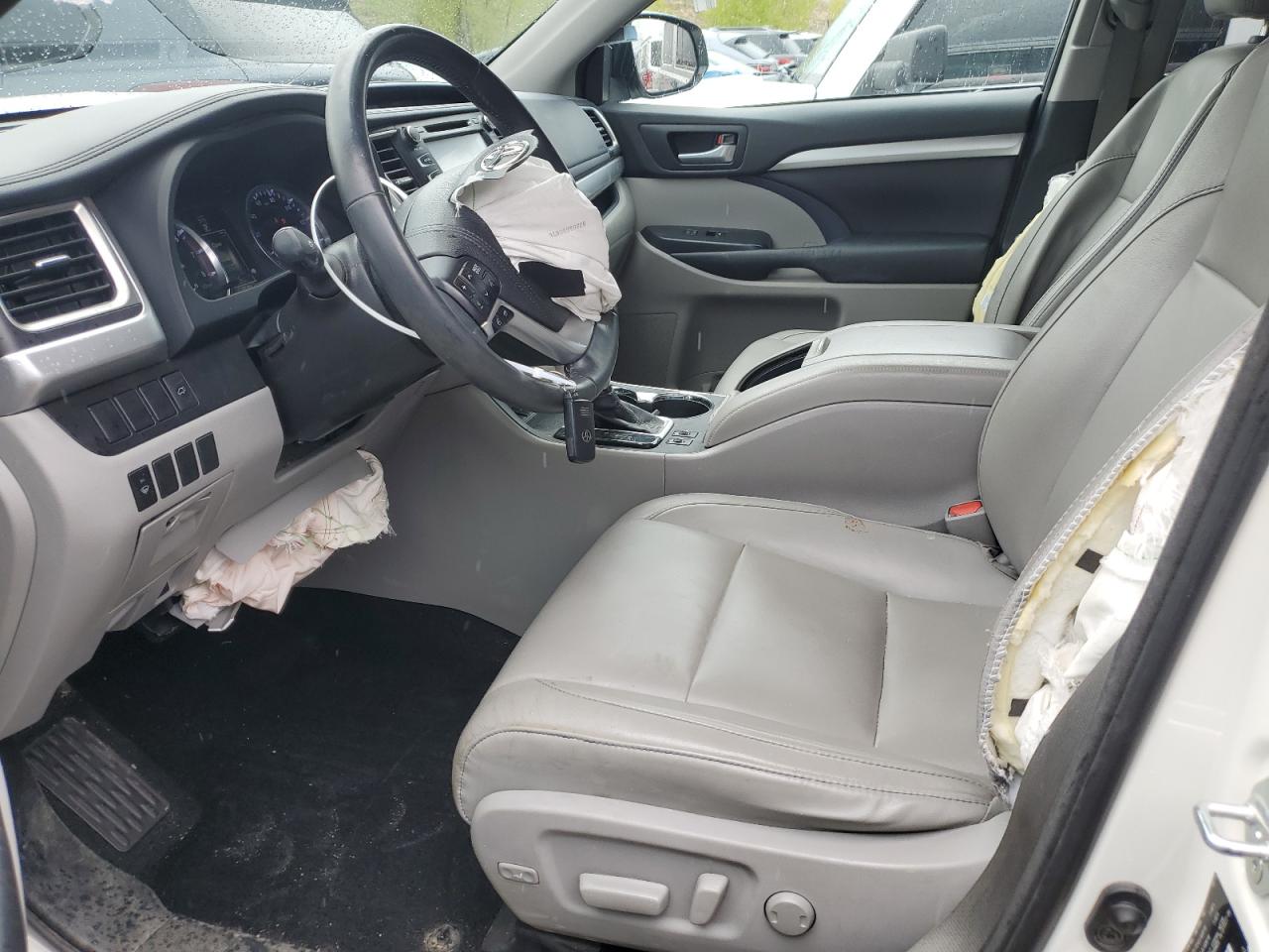 2015 Toyota Highlander Xle VIN: 5TDJKRFH8FS216880 Lot: 55121555