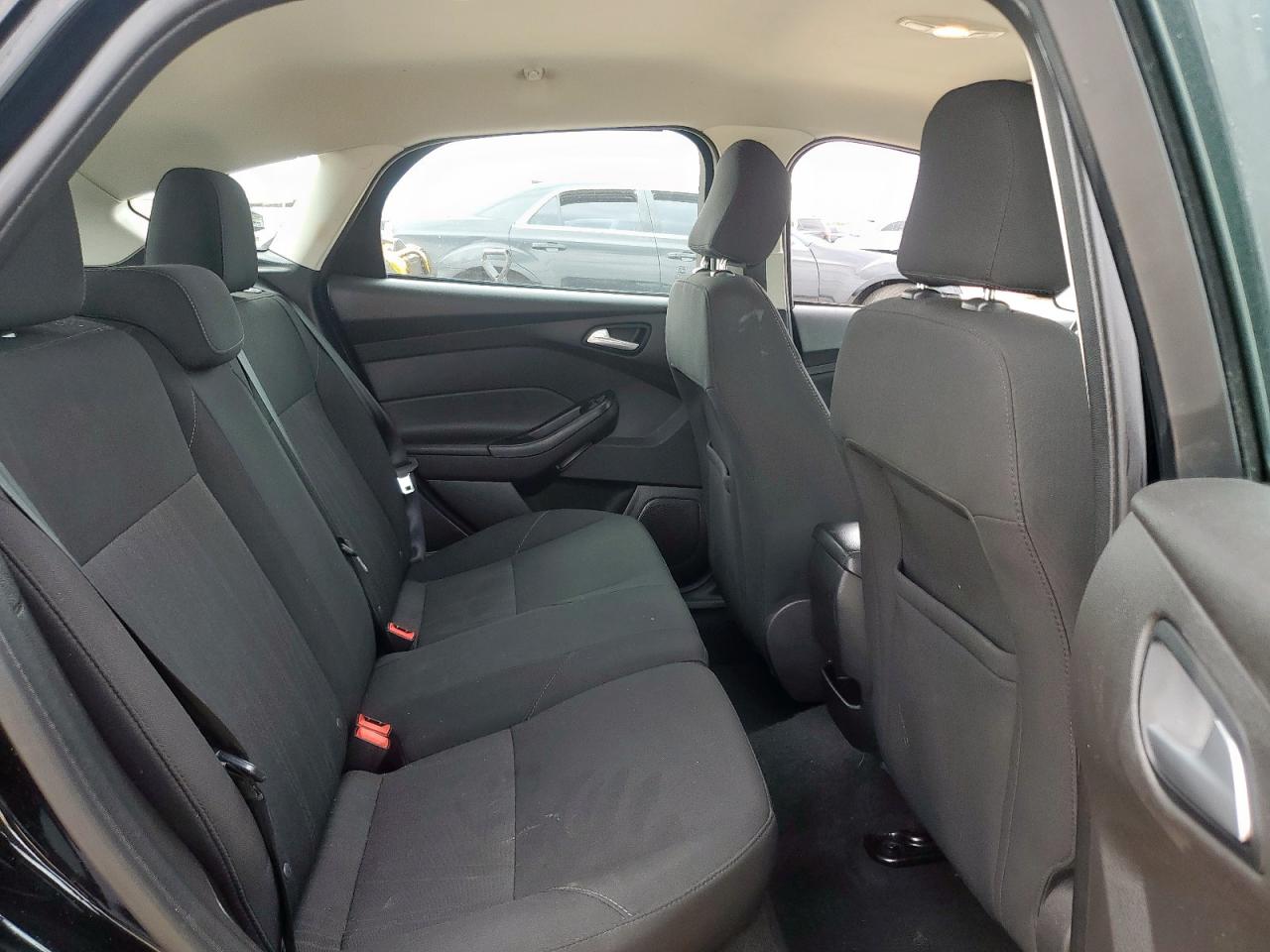 2017 Ford Focus Se VIN: 1FADP3K2XHL220565 Lot: 57216695