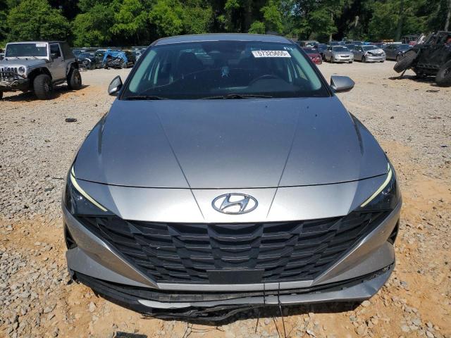  HYUNDAI ELANTRA 2022 Серебристый