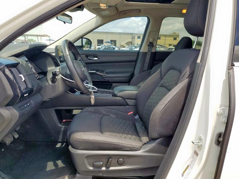  NISSAN PATHFINDER 2022 Белы