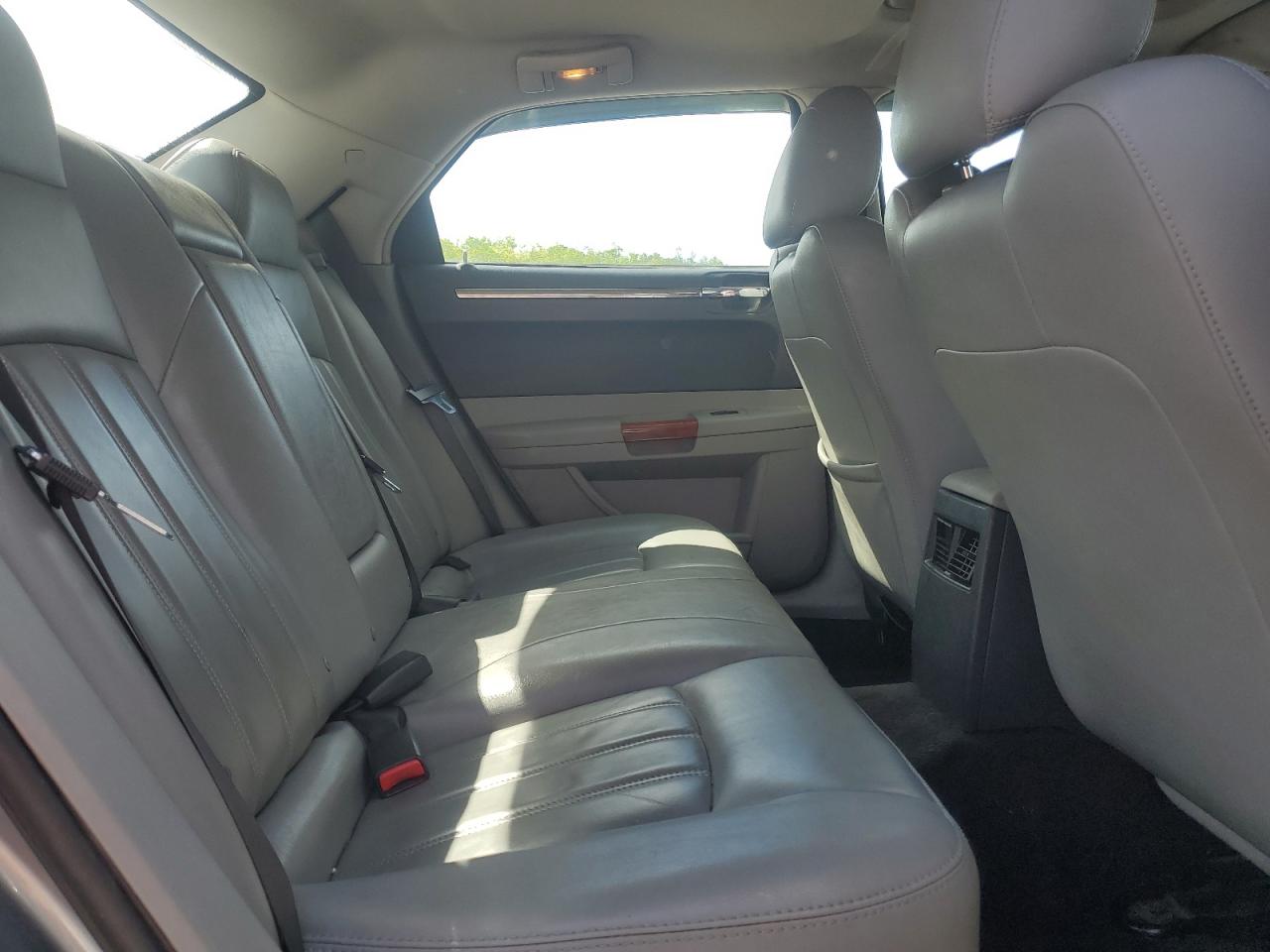 2006 Chrysler 300C VIN: 2C3LA63HX6H439925 Lot: 56059655
