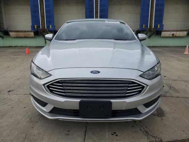 Sedans FORD FUSION 2017 Srebrny