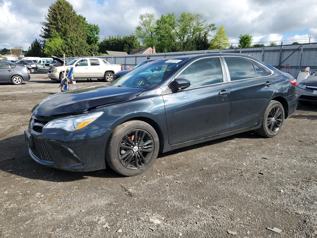 2015 Toyota Camry Le for Sale in Finksburg, MD - Front End