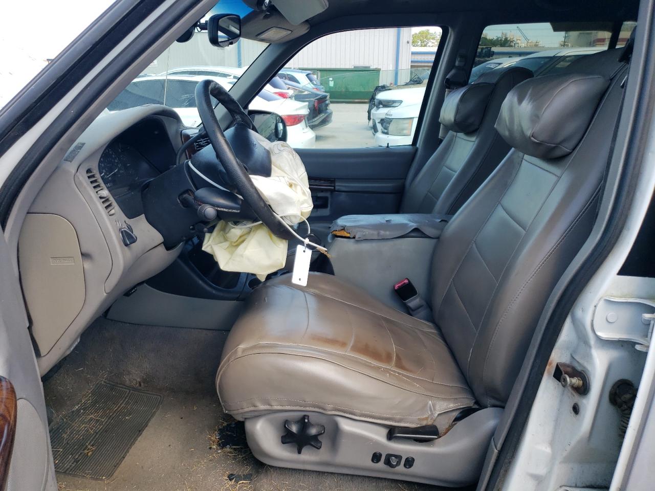 2000 Ford Explorer Xlt VIN: 1FMZU73E1YZB73542 Lot: 56325925