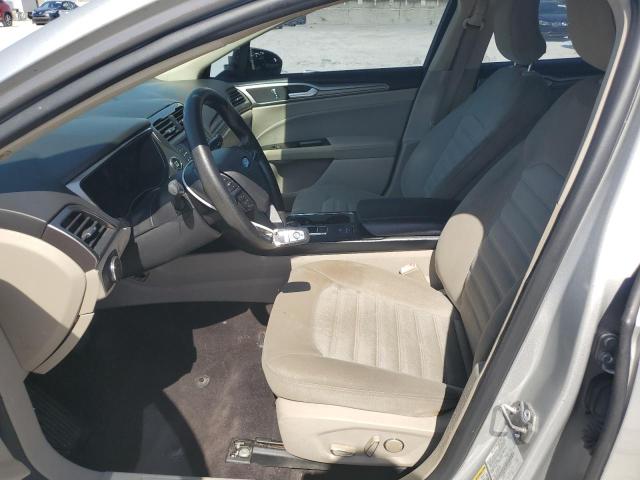 Sedans FORD FUSION 2017 Srebrny