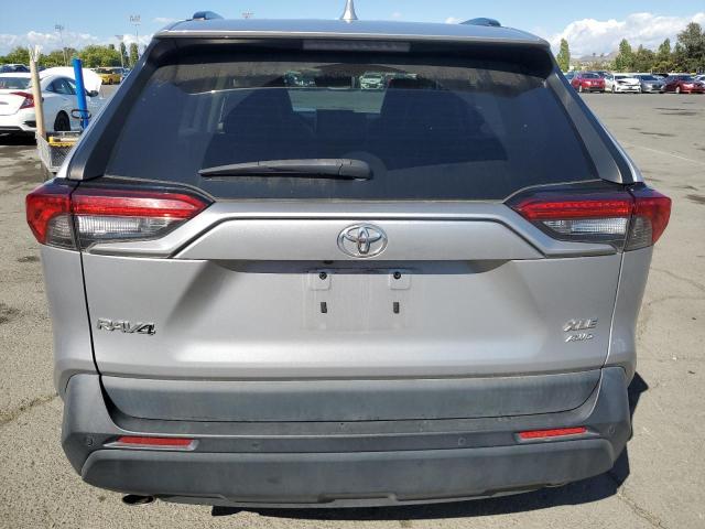  TOYOTA RAV4 2021 Srebrny