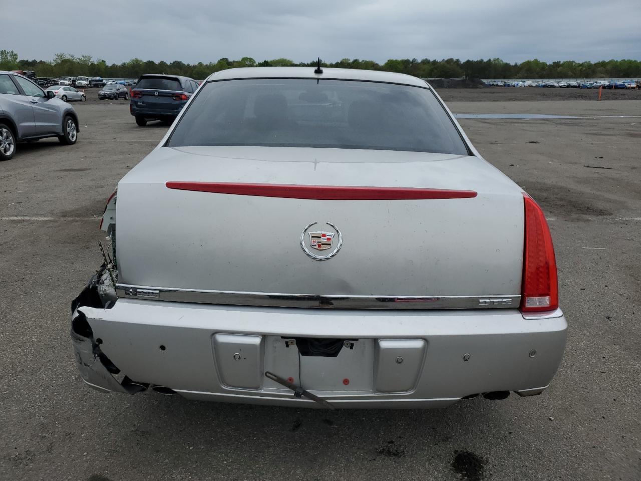 2007 Cadillac Dts VIN: 1G6KD57Y07U175800 Lot: 56485135