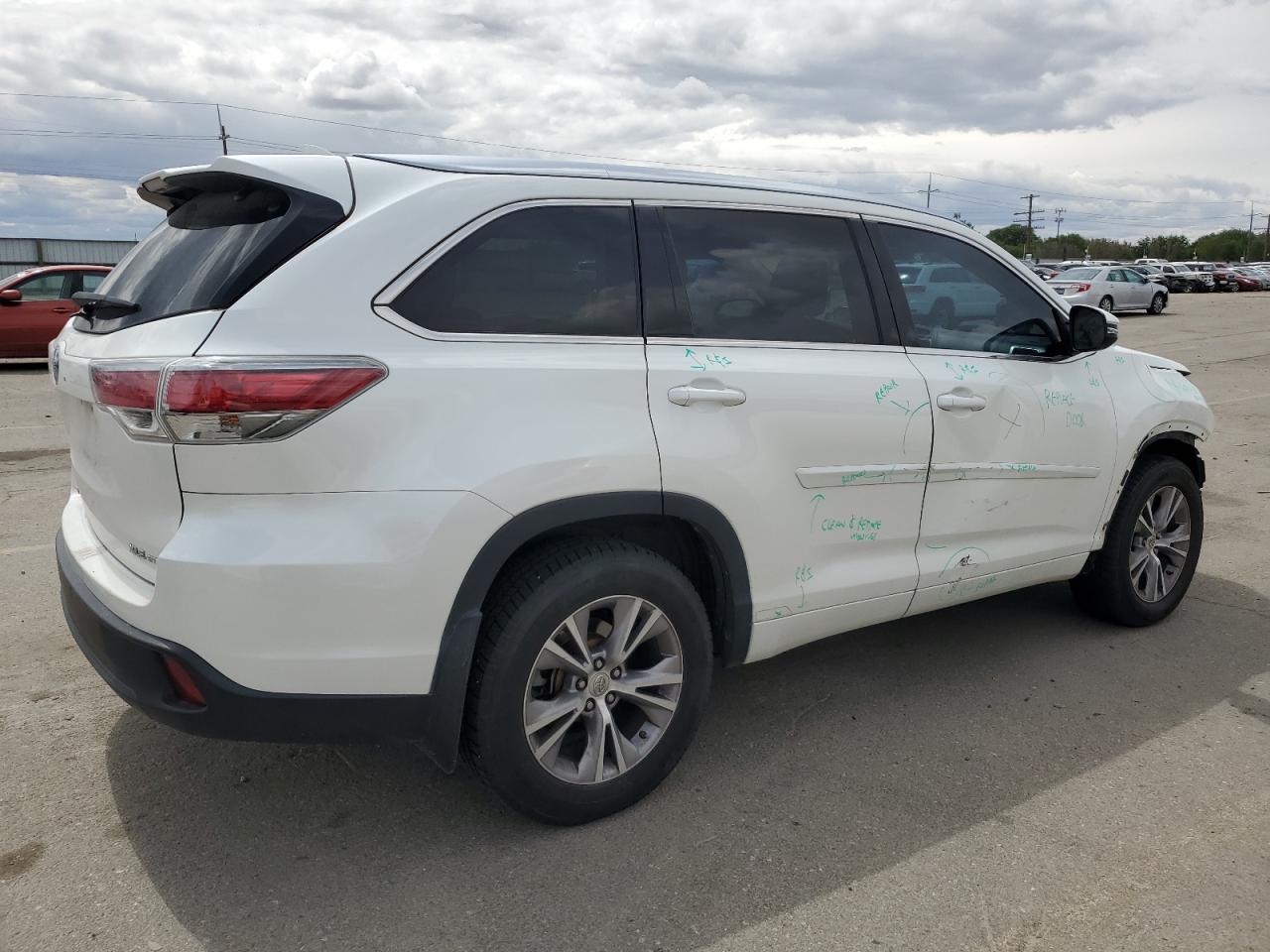 2014 Toyota Highlander Xle VIN: 5TDJKRFHXES065877 Lot: 56587385