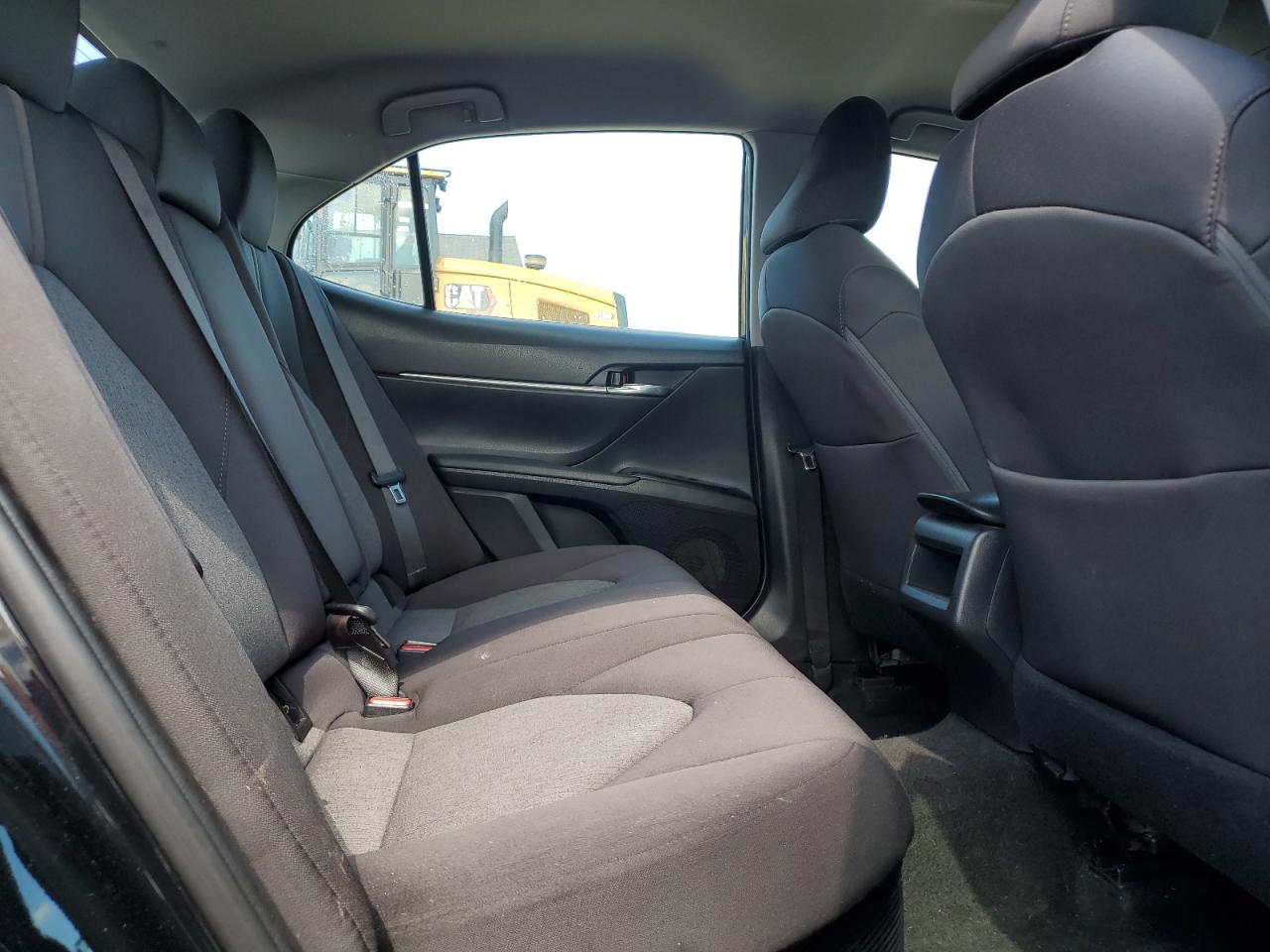 2018 Toyota Camry Le VIN: 4T1B31HK2JU502915 Lot: 57113455