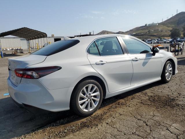  TOYOTA CAMRY 2023 Белый