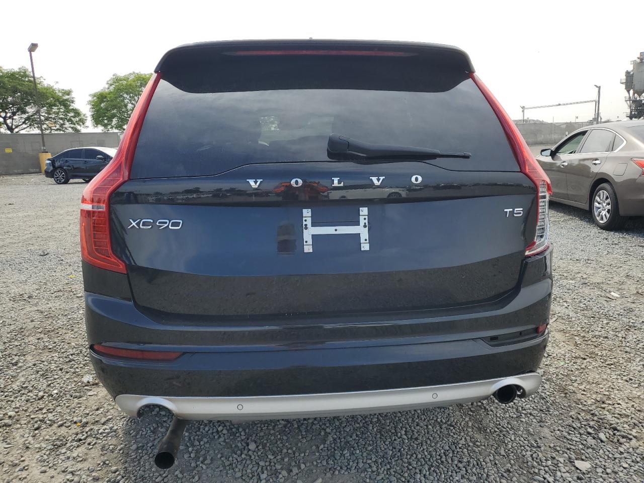 2018 Volvo Xc90 T5 VIN: YV4102CK5J1357681 Lot: 56681075