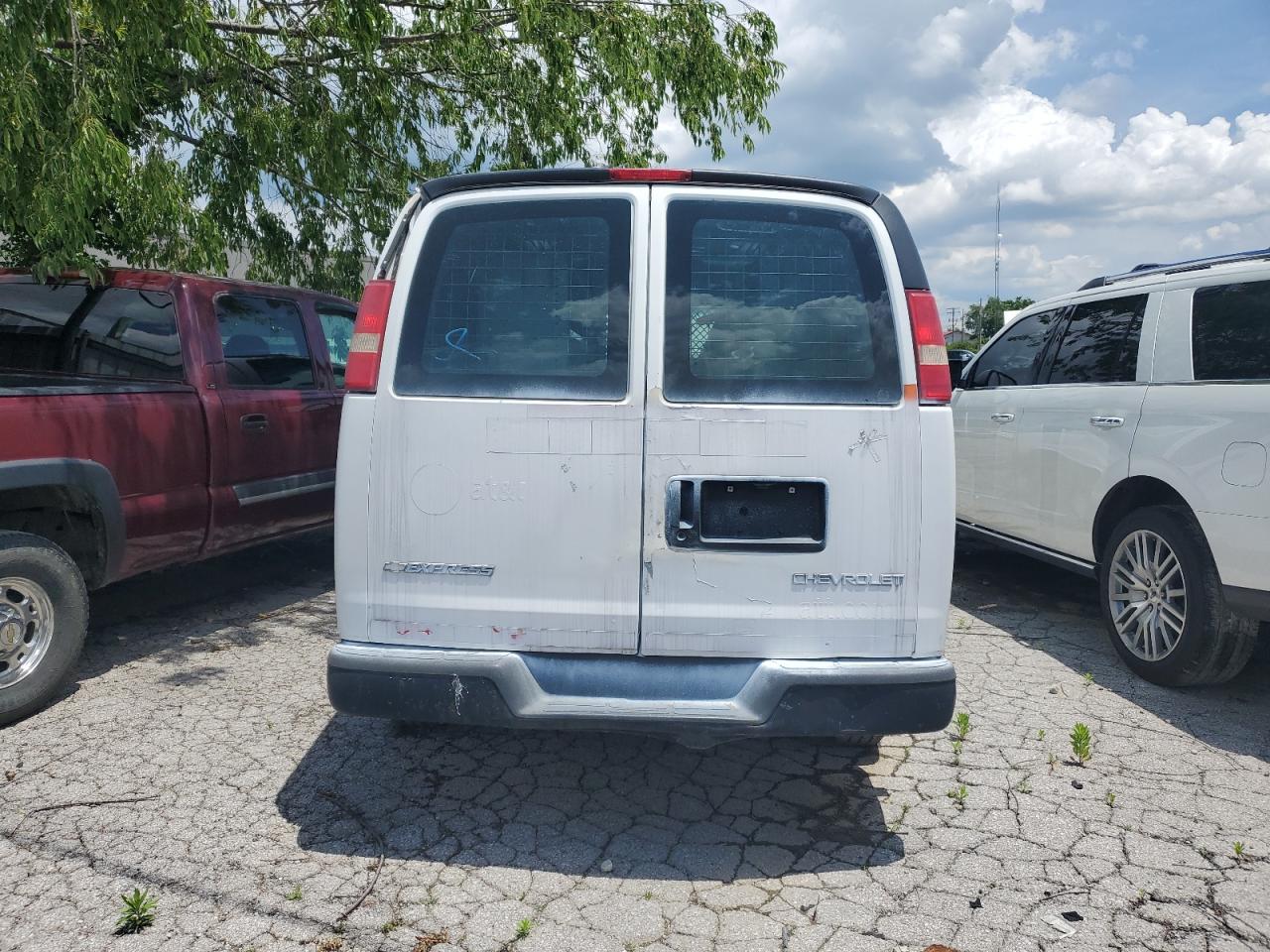 2006 Chevrolet Express G2500 VIN: 1GCGG25VX61172730 Lot: 61094014