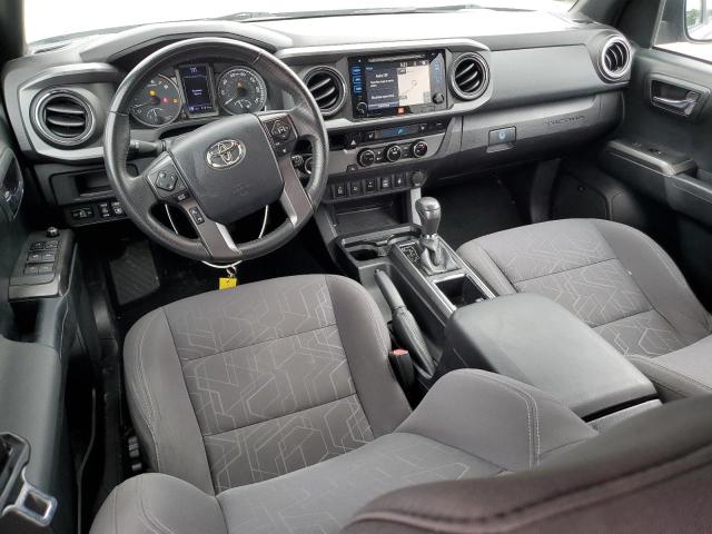  TOYOTA TACOMA 2017 Srebrny