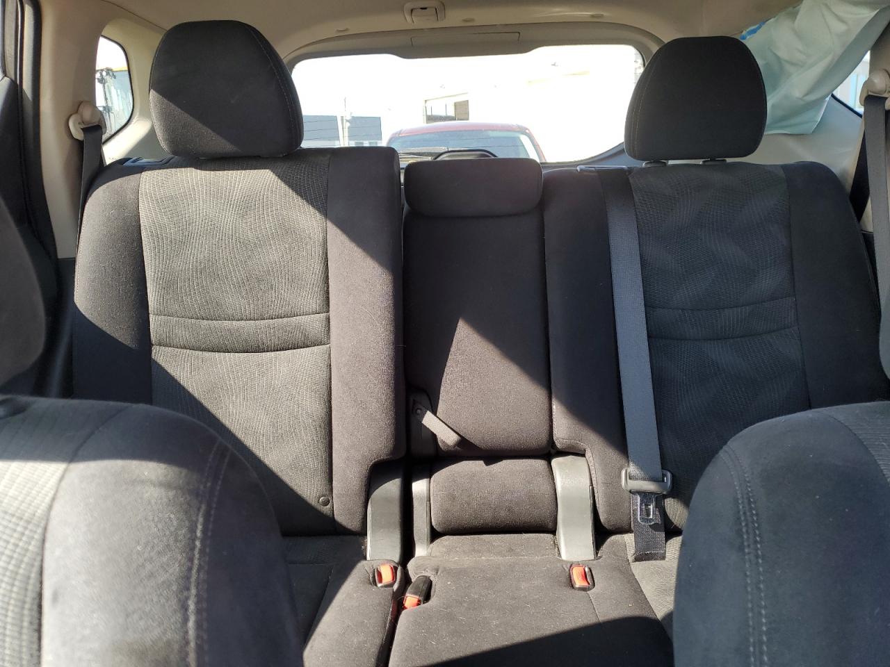 2015 Nissan Rogue S VIN: 5N1AT2MV2FC750838 Lot: 58374285
