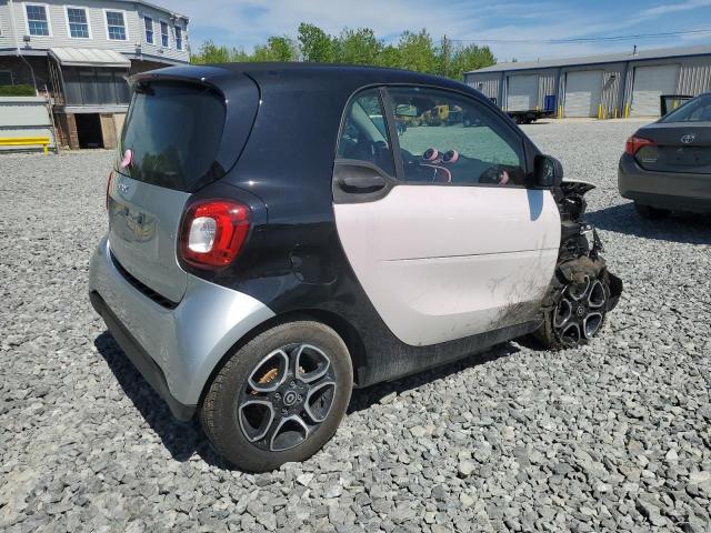  SMART FORTWO 2019 Czarny