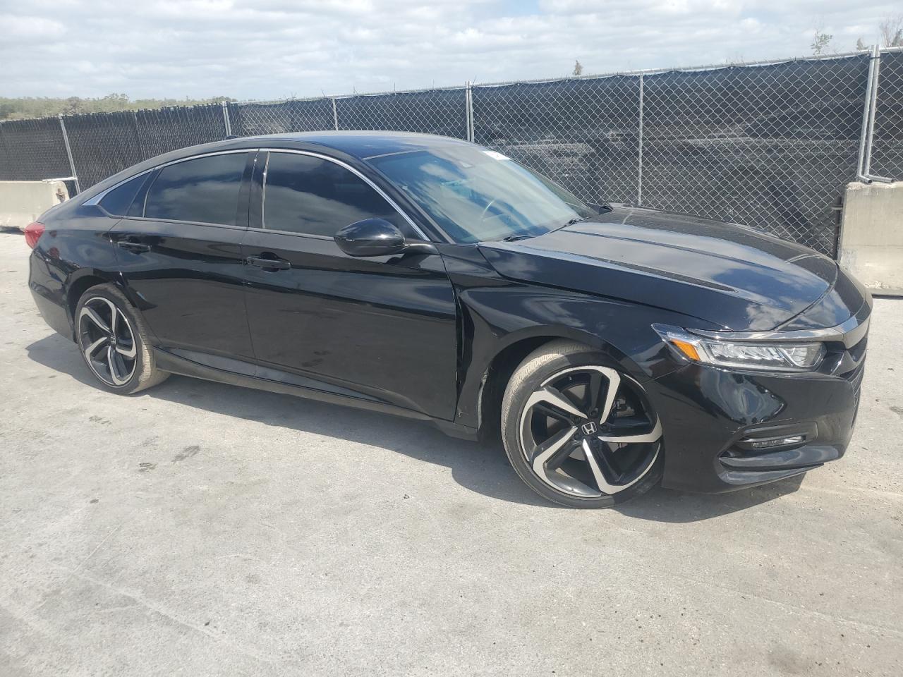 1HGCV1F37JA119991 HONDA ACCORD 2018