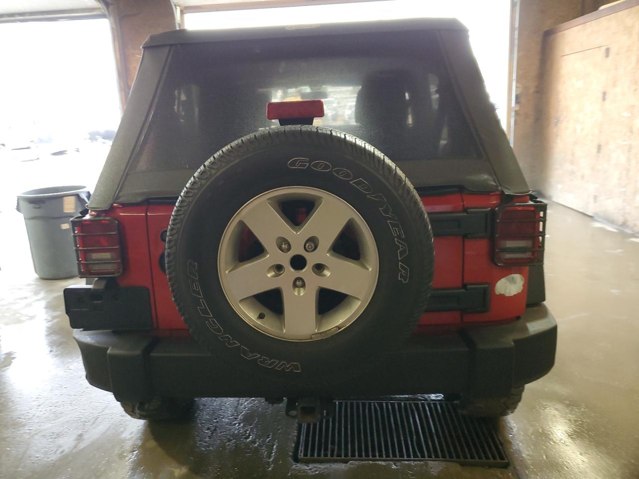 2012 Jeep Wrangler Unlimited Sport VIN: 1C4HJWDG2CL117124 Lot: 57288435