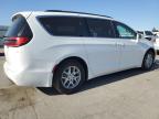 2022 Chrysler Pacifica Touring L   للبيع في Bakersfield، CA - Front End
