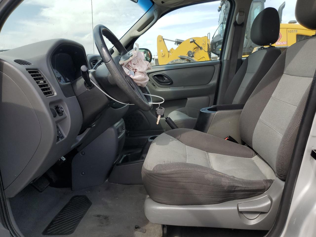 2003 Ford Escape Xls VIN: 1FMYU02123KA02415 Lot: 56074125