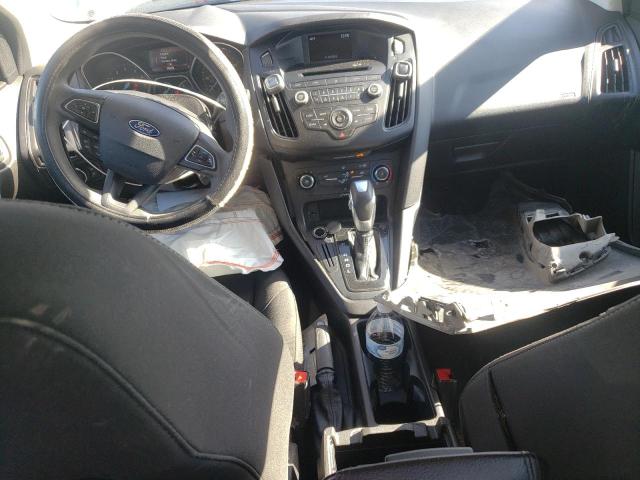 Sedans FORD FOCUS 2016 Srebrny