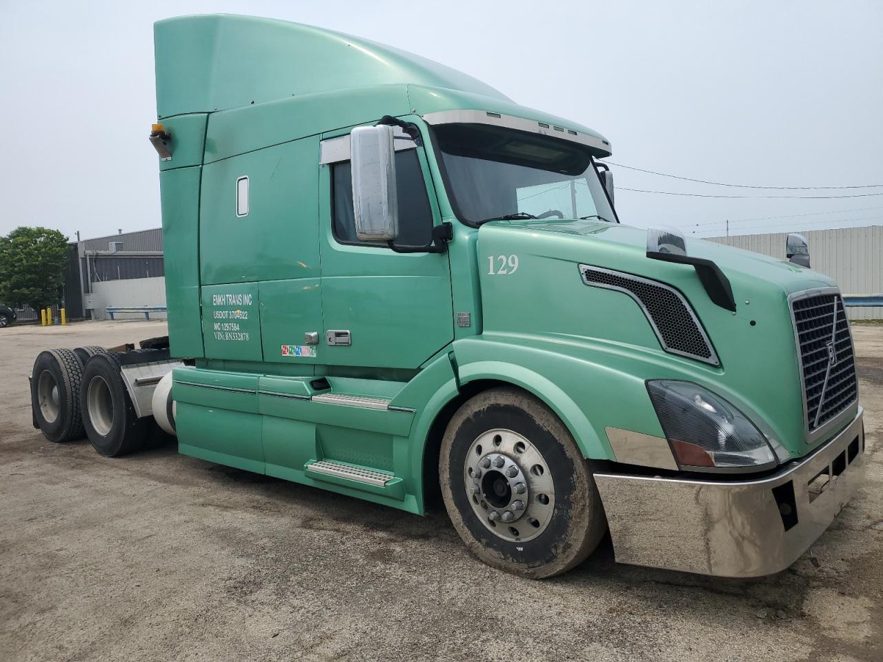 2011 Volvo Vnl Semi Truck na sprzedaż w Elgin, IL - Mechanical
