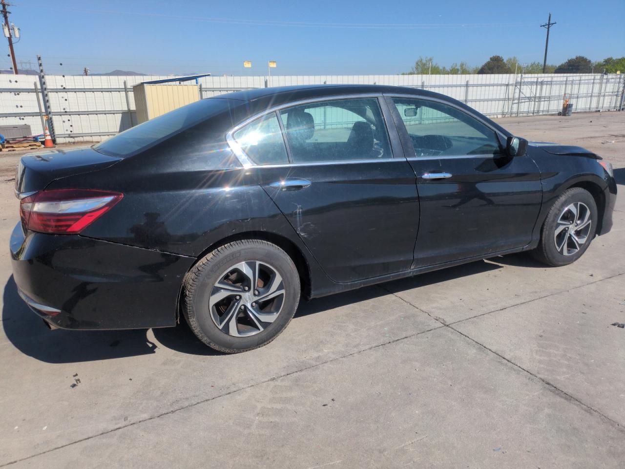 1HGCR2F33HA140423 HONDA ACCORD 2017