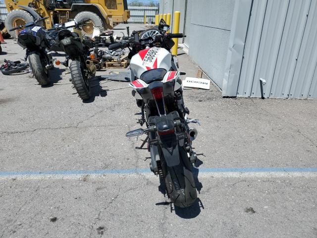 2022 YAMAHA YZFR7   