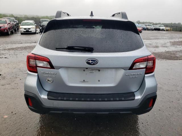  SUBARU OUTBACK 2018 Srebrny
