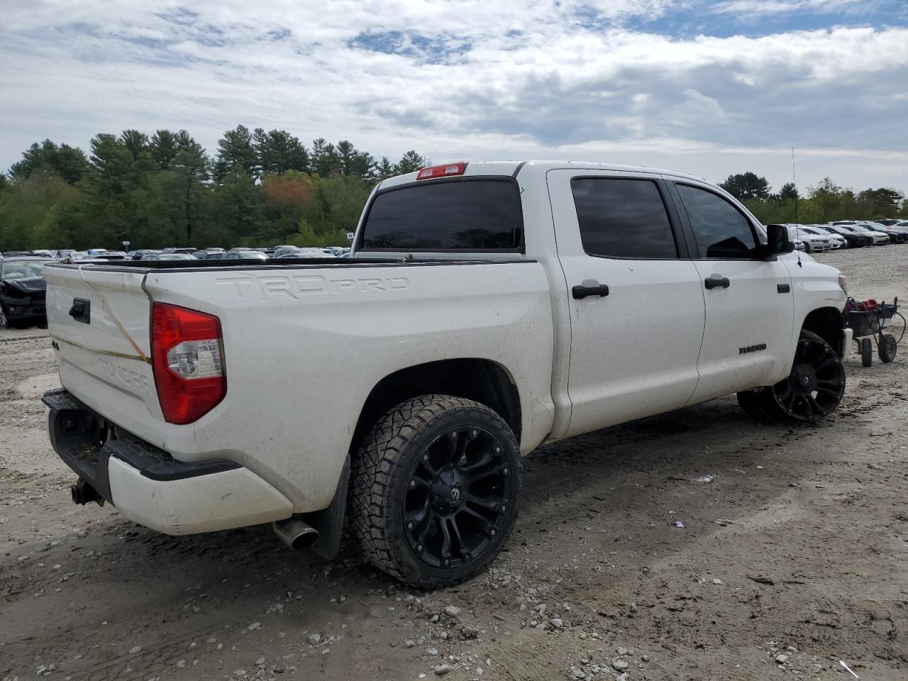 5TFDY5F16GX565930 TOYOTA TUNDRA 2016