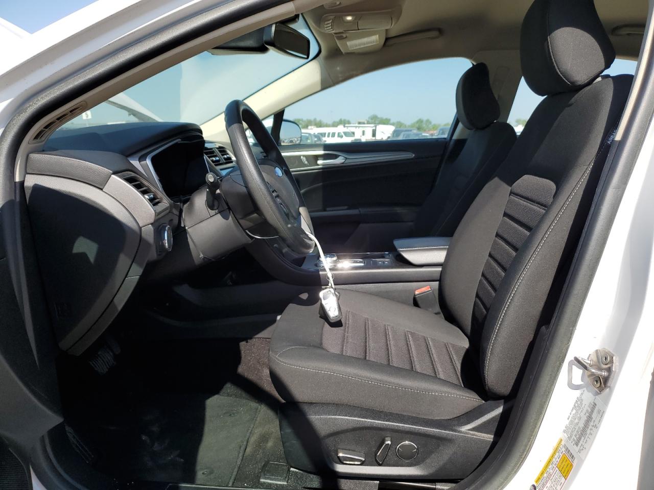 2020 Ford Fusion Se VIN: 3FA6P0LU8LR119090 Lot: 54022775