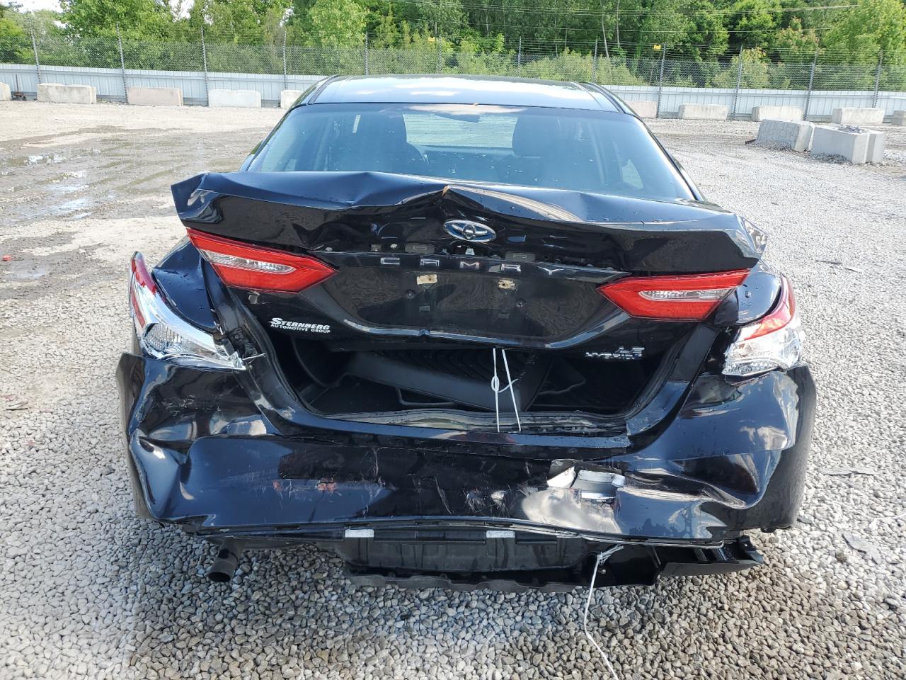 2018 Toyota Camry Le VIN: 4T1B31HK2JU502915 Lot: 57113455