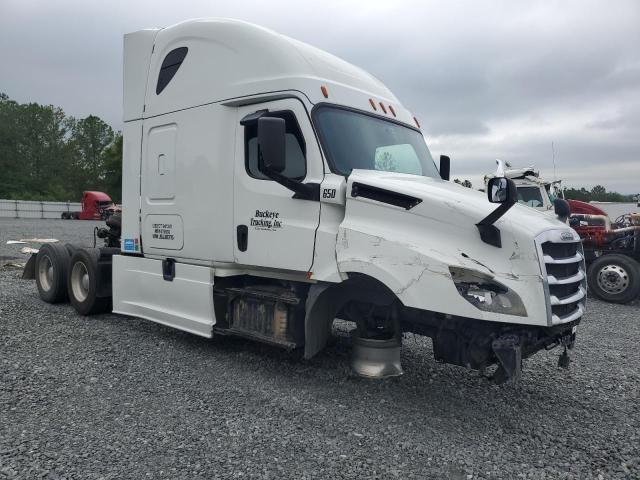 2018 Freightliner Cascadia 126 Semi Truck