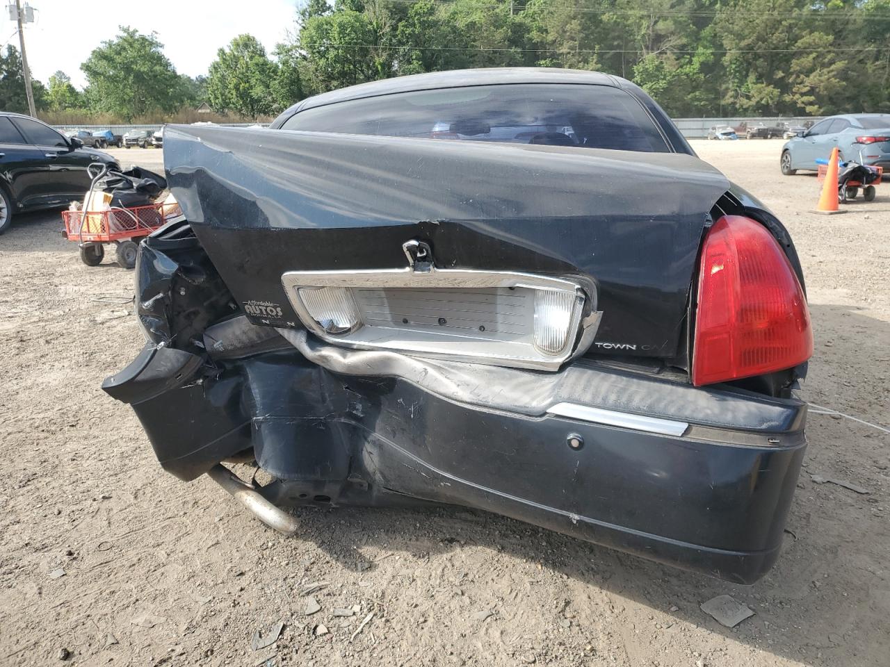 2004 Lincoln Town Car Executive VIN: 1LNHM81W54Y644914 Lot: 56843065