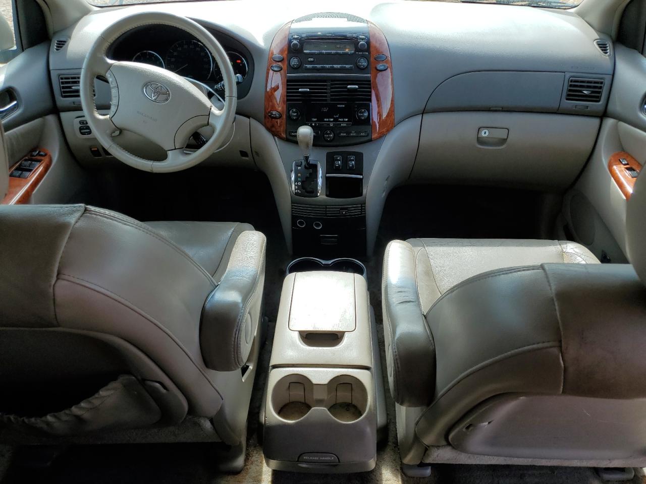 2007 Toyota Sienna - Image 8