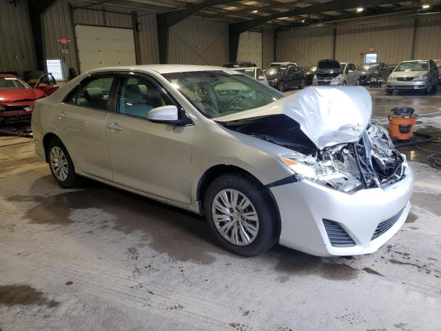  TOYOTA CAMRY 2014 Srebrny