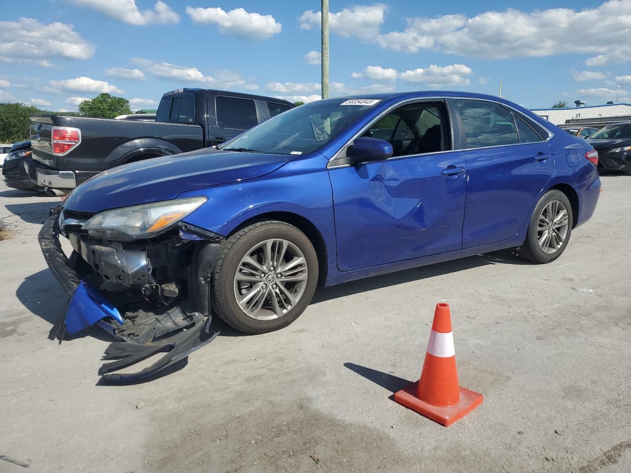 2015 Toyota Camry Le for Sale in Lebanon, TN - Front End