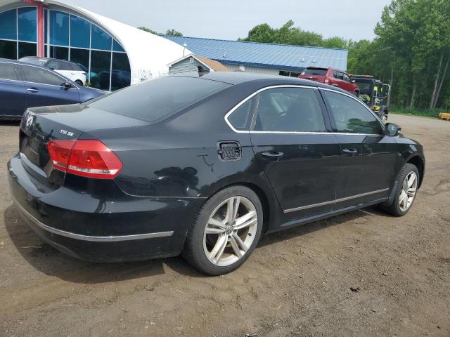 Sedans VOLKSWAGEN PASSAT 2015 Czarny