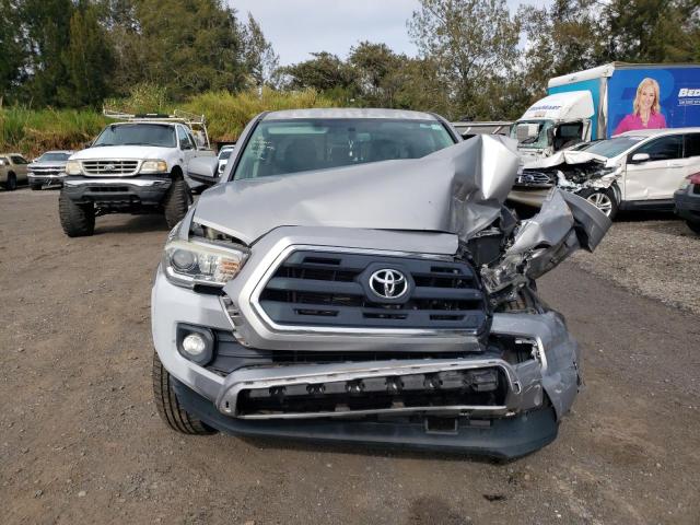 Пікапи TOYOTA TACOMA 2016 Сріблястий