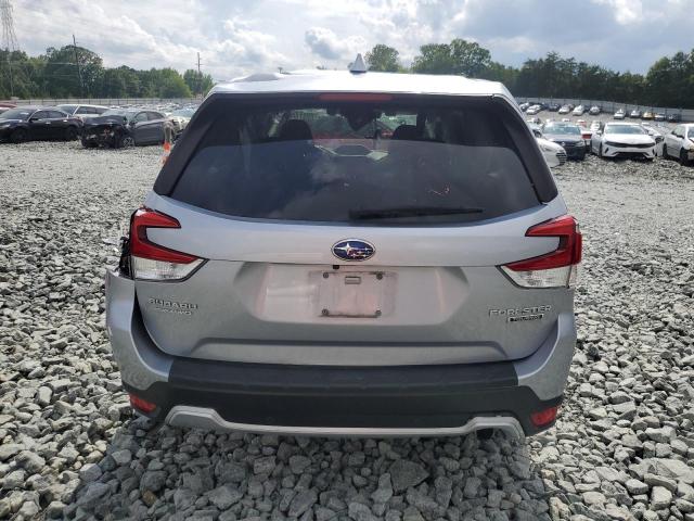  SUBARU FORESTER 2019 Серебристый