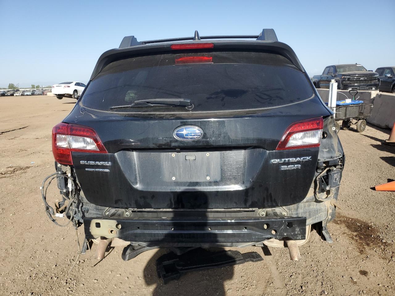 2018 Subaru Outback 3.6R Limited VIN: 4S4BSENC0J3225713 Lot: 56243745