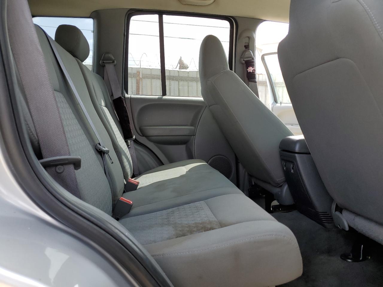 2006 Jeep Liberty Sport VIN: 1J4GK48K76W261616 Lot: 58247955