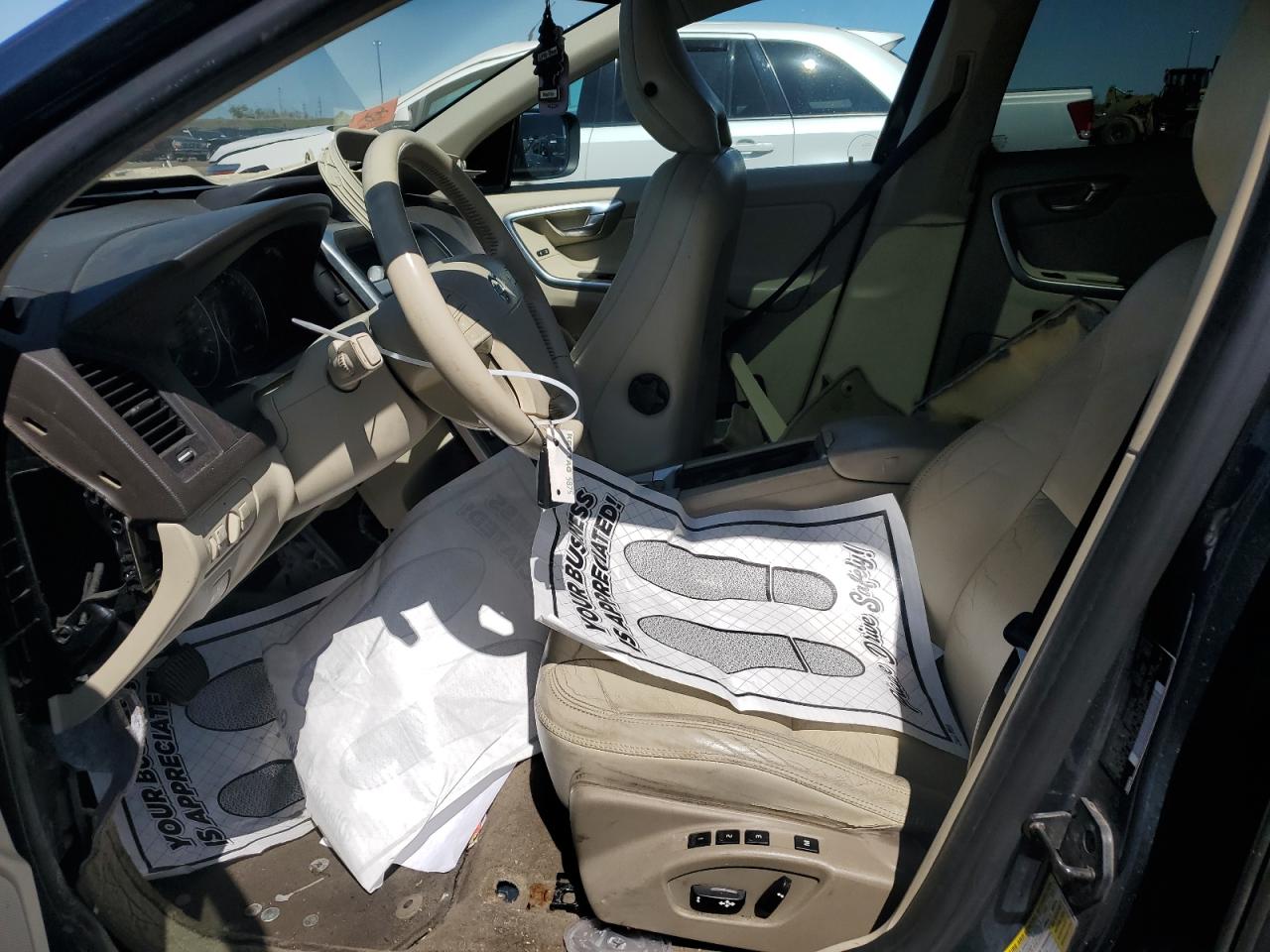 2010 Volvo Xc60 3.2 VIN: YV4982DZ8A2066383 Lot: 56391265