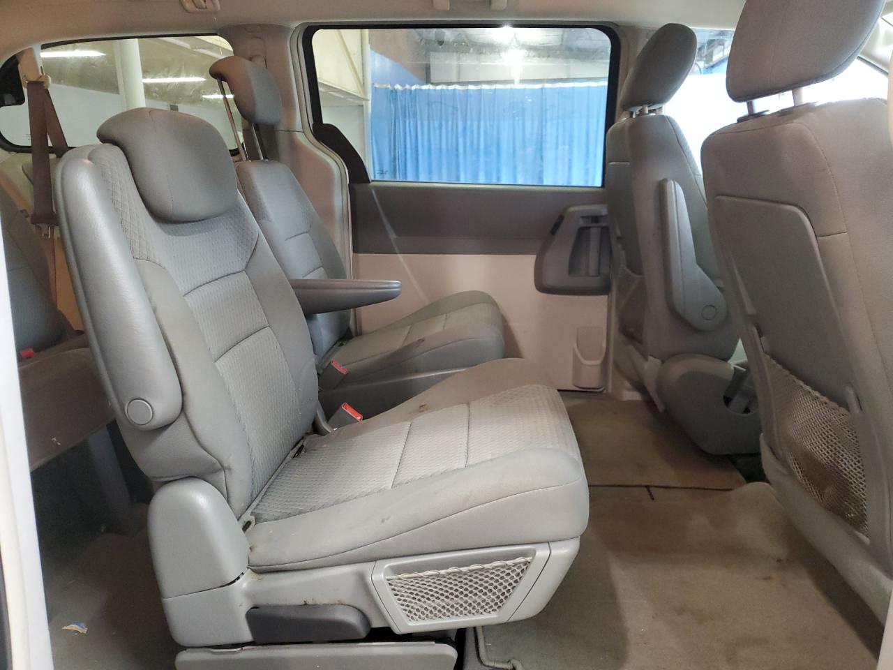 2009 Chrysler Town & Country Lx VIN: 2A8HR44E69R619946 Lot: 57818975